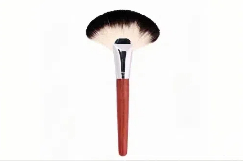 Goat_hair_fan_brush Goat_hair_fan_brush